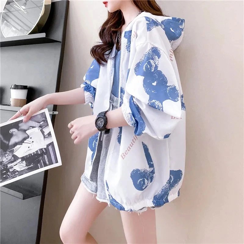 

Women Plus Size Summer Hooded Sunscreen Clothing 2021 Female Tie-Dye Thin Section Breathable Loose Sunscreen Clothing JacketA142