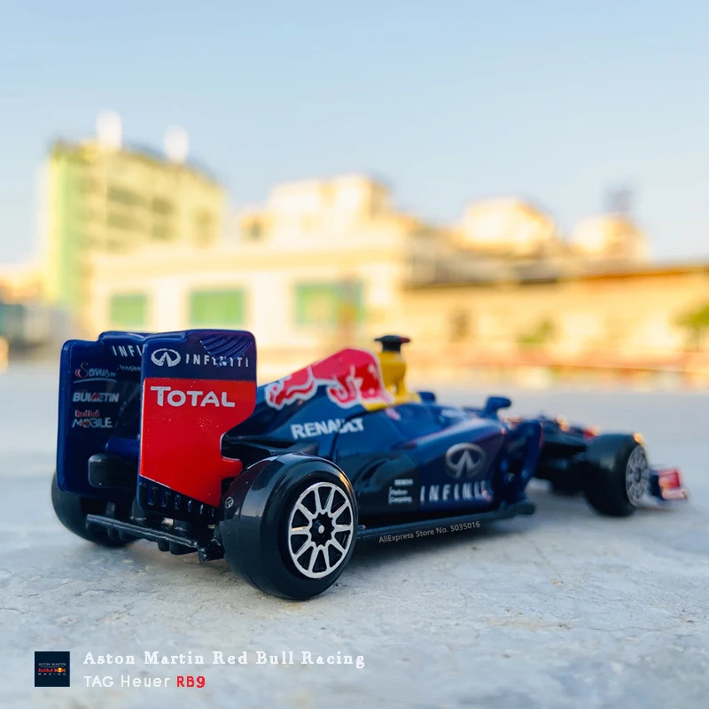 Модель автомобиля Bburago 1: 1 Ferrari F1 Red Bull Racing 2020 RB16 33 # модель из литого сплава Формула