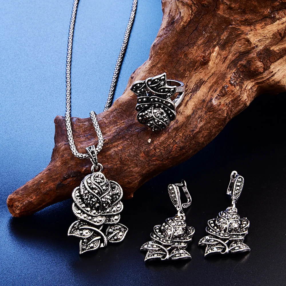 TSHOU185 модный винтажный цветочный Черный Кристалл ожерелье серьги кольцо комплект