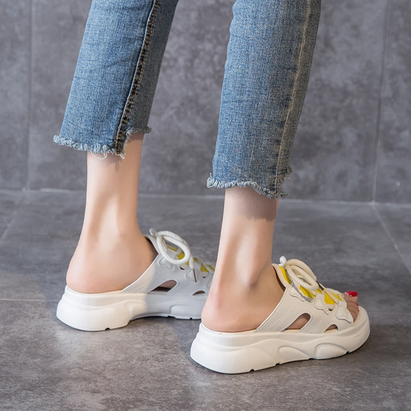 

Slippers women's 2021 new summer wear students' versatile fashion thick bottom muffin net red heightening slippers