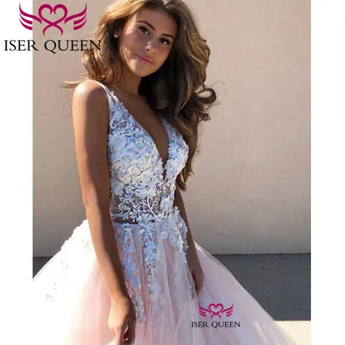 Изысканное бальное платье без рукавов с глубоким v-образным вырезом и