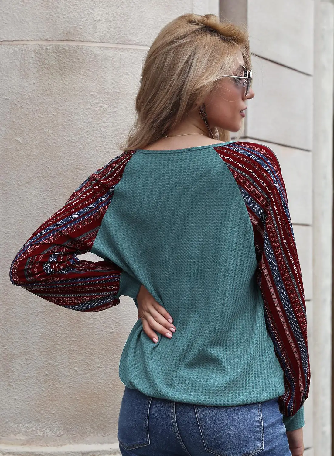 

2020 Irregular Printed V-neck Pullover Long Sleeve T-shirt Women's Autumn New Product Explosive Top Three Colors