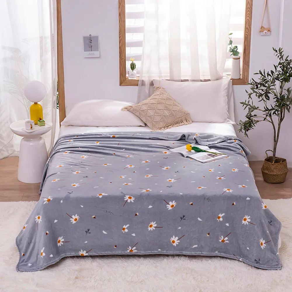 

Papa&Mima White Daisy Flowers Grey Print Summer Double-side Blankets Throws Plaids Flannel Coral Fleece Microfiber Bedsheet Nap