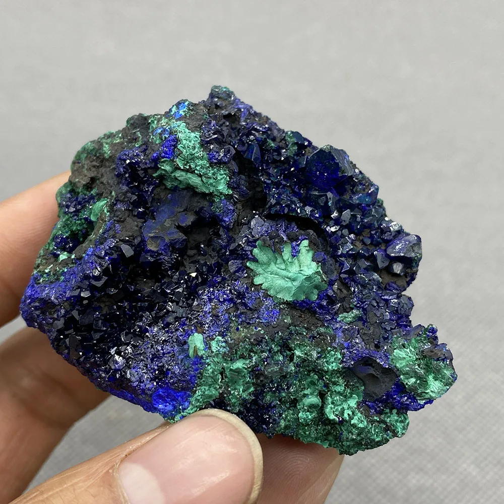 

Natural azurite mineral cristal espécime da província de anhui, china .
