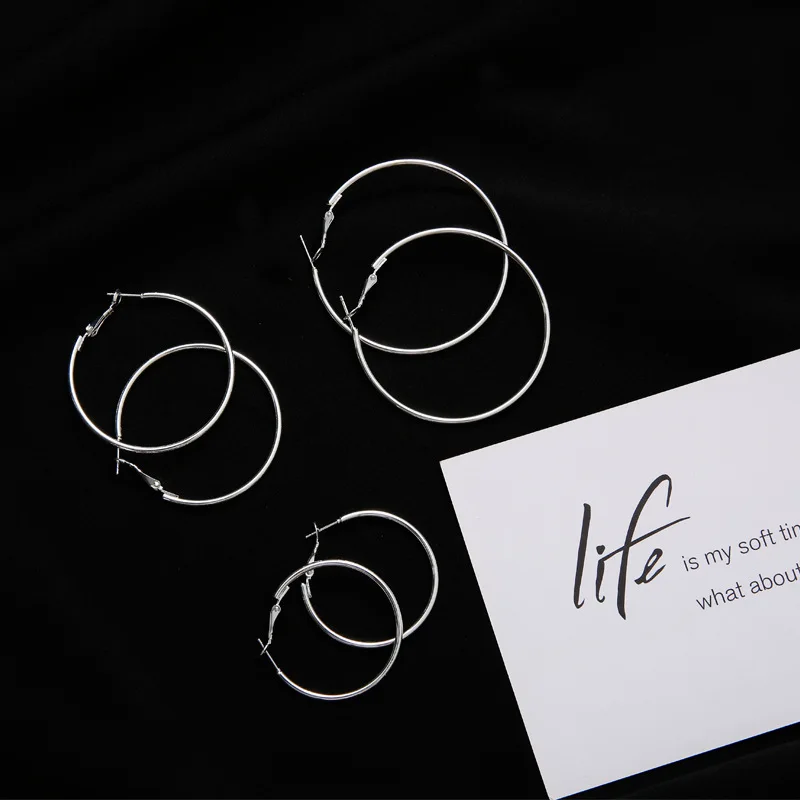 

2021 Korean Female Handwork Contracted Round Earring Exaggerated Individual Character Ear Stud