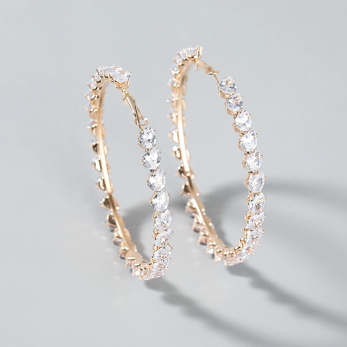 

JIJIAWENHUA 2022 New Large Hoop Earrings Copper Inlaid Zircon Female Earrings Dinner Fashion Jewelry Accessories
