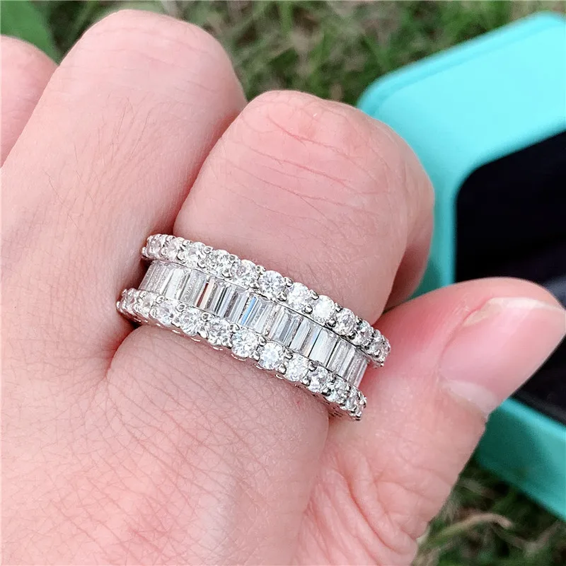 Кольцо женское из серебра 925 пробы с фианитами | Украшения и аксессуары