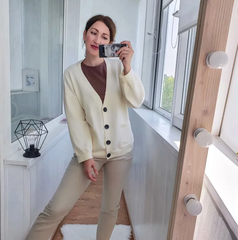 

2020 Spring New Black White Knitted Cardigan V-neck Bat Sleeved Long Single-Breasted Coat Female