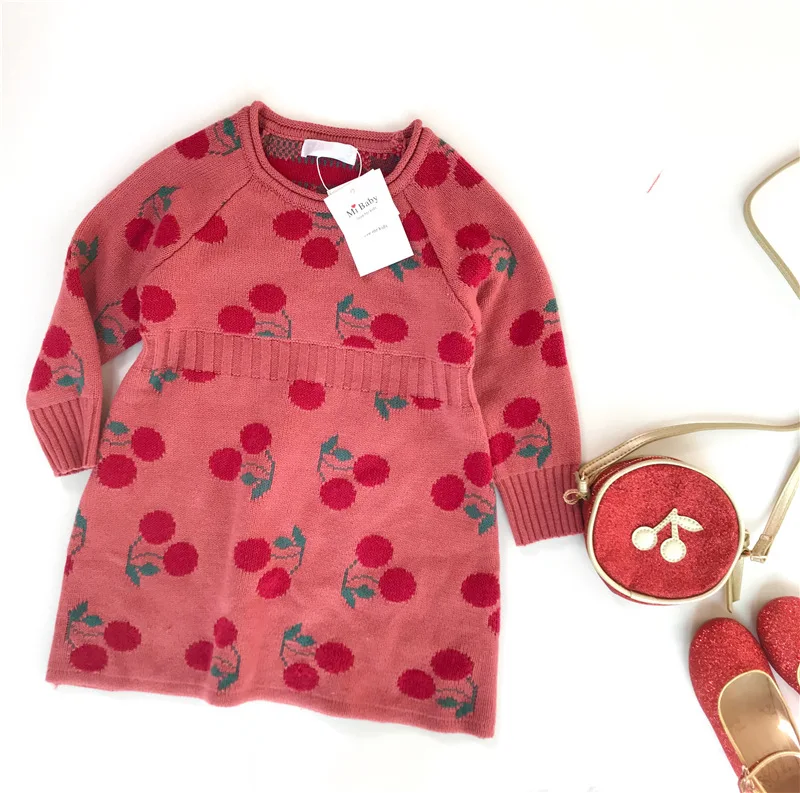 Брендовое осенне-зимнее трикотажное платье-свитер для маленьких девочек