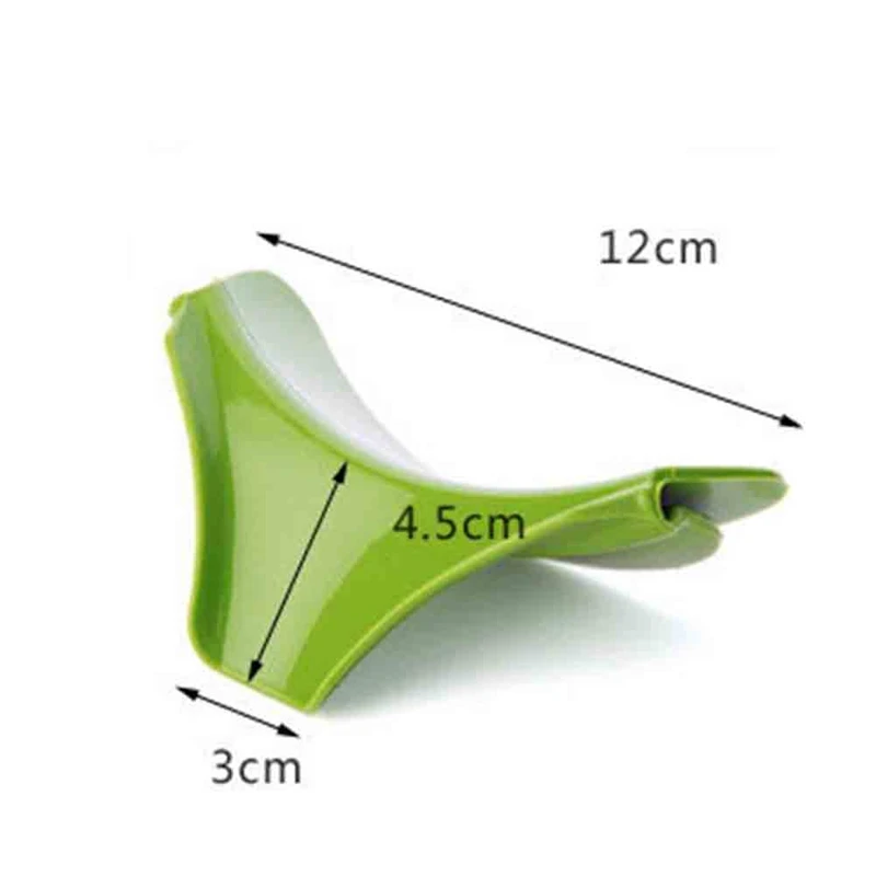 

Kitchen Accessories Anti-spill Silicone Slip on Pour Soup Spout Funnel for Pots Pans Bowls and Jars Kitchen Water Deflector Tool
