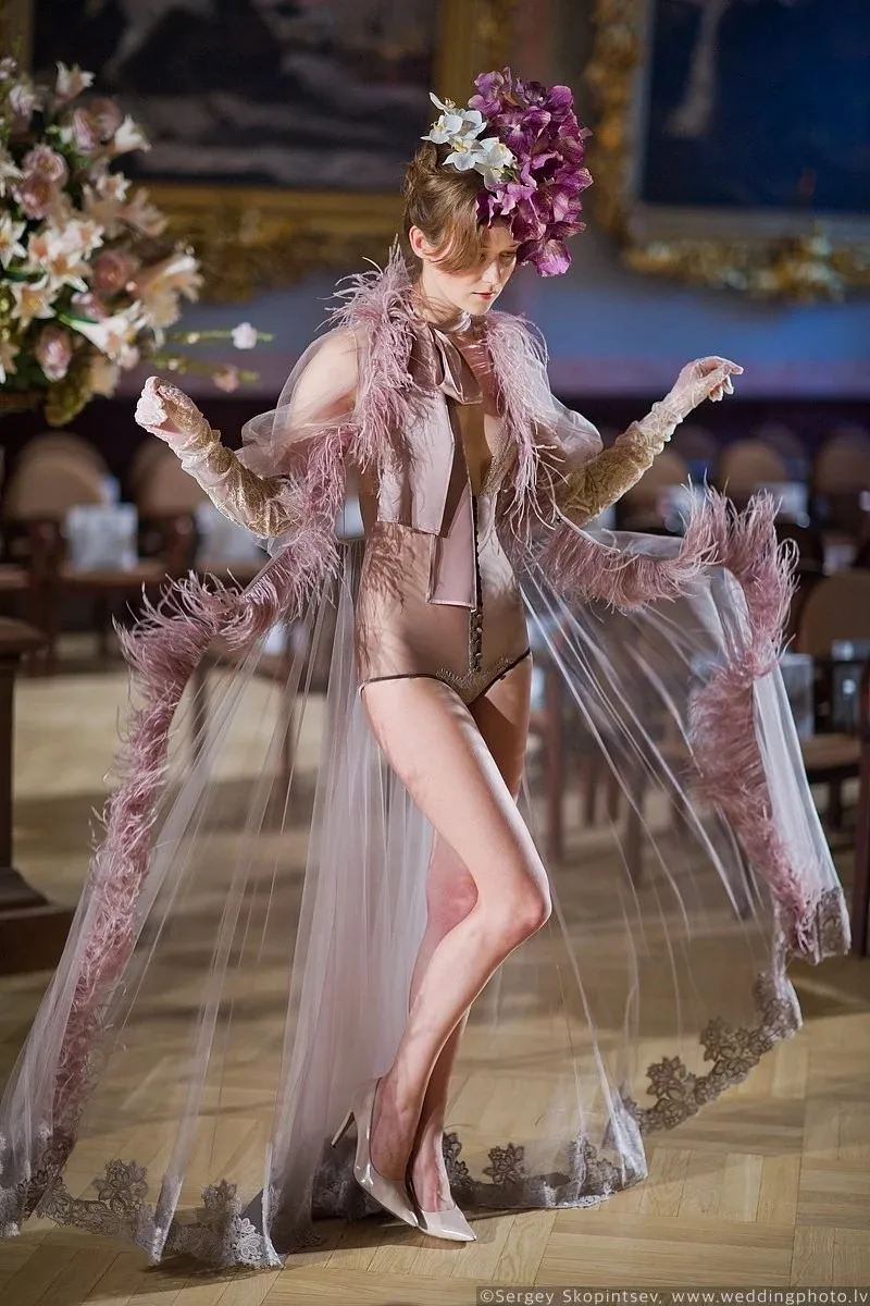 Женский пикантный банный халат Boudoir с поясом пижама перьями прозрачная ночная