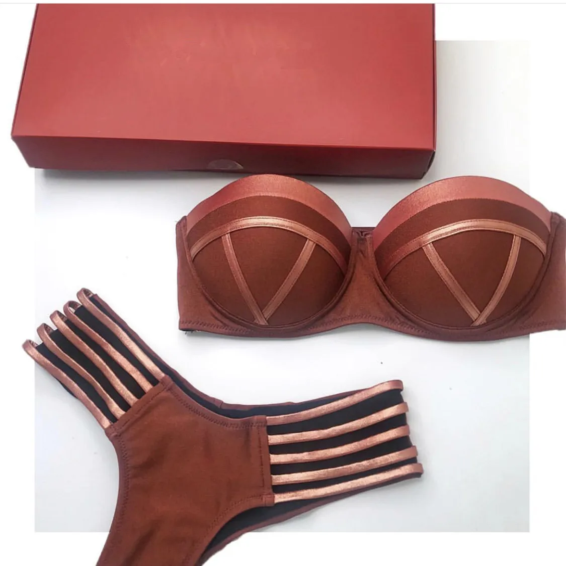 Разные модели купальников высылаются случайным образом Распродажа по низкой