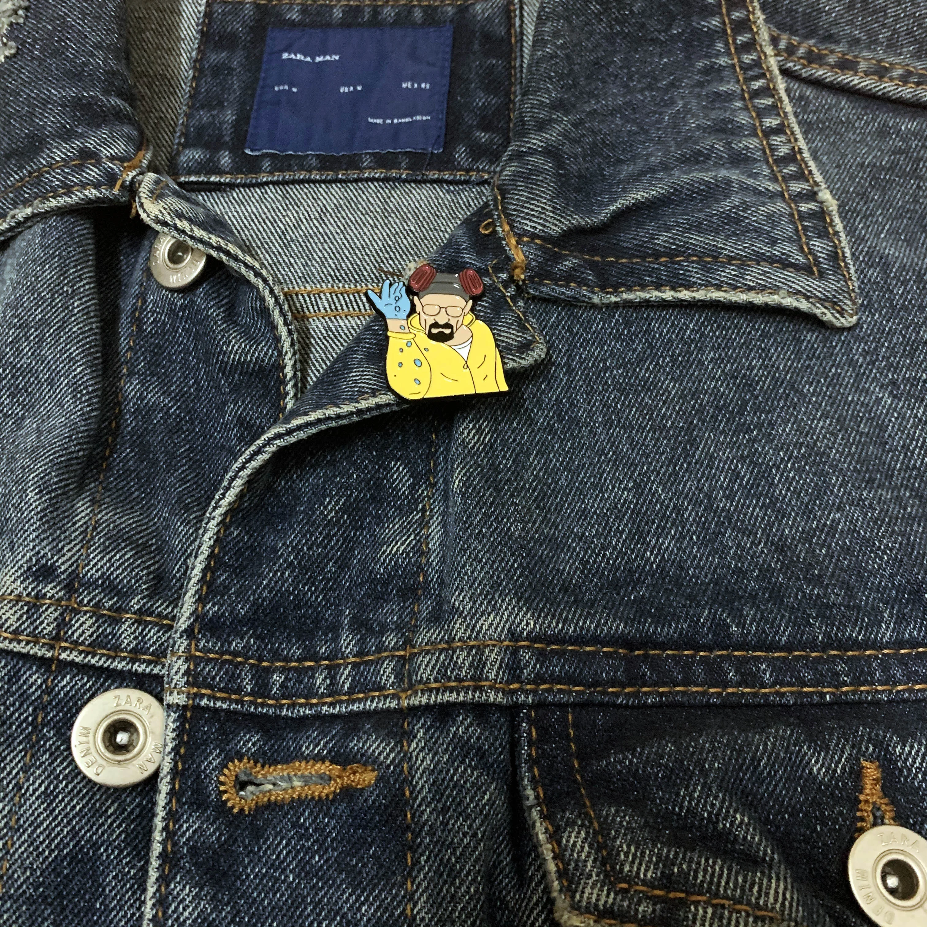 Эмалированная булавка для ТВ-сериала белый значок мужчин отворота одежды -