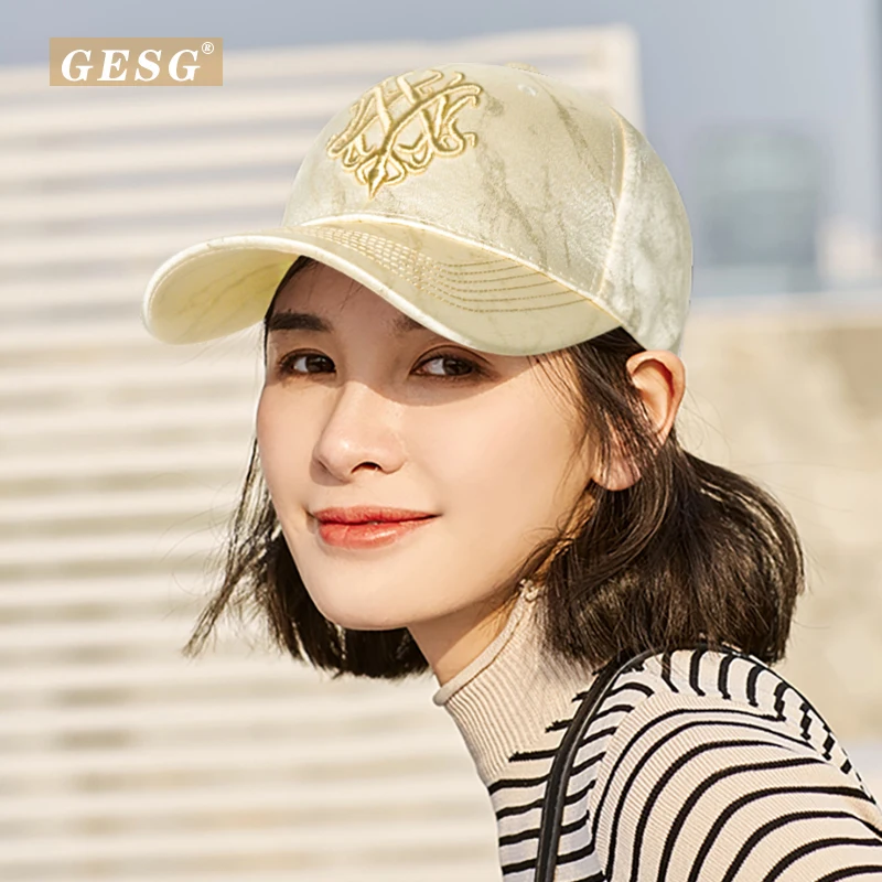 

The new silken face mercerizing baseball cap women's version fashion casual duck tongue cap sunscreen hat
