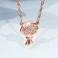 2022 new embossed rose flower pendant necklace rose gold plating holding flower clavicle chain womens jewelry gold necklace
