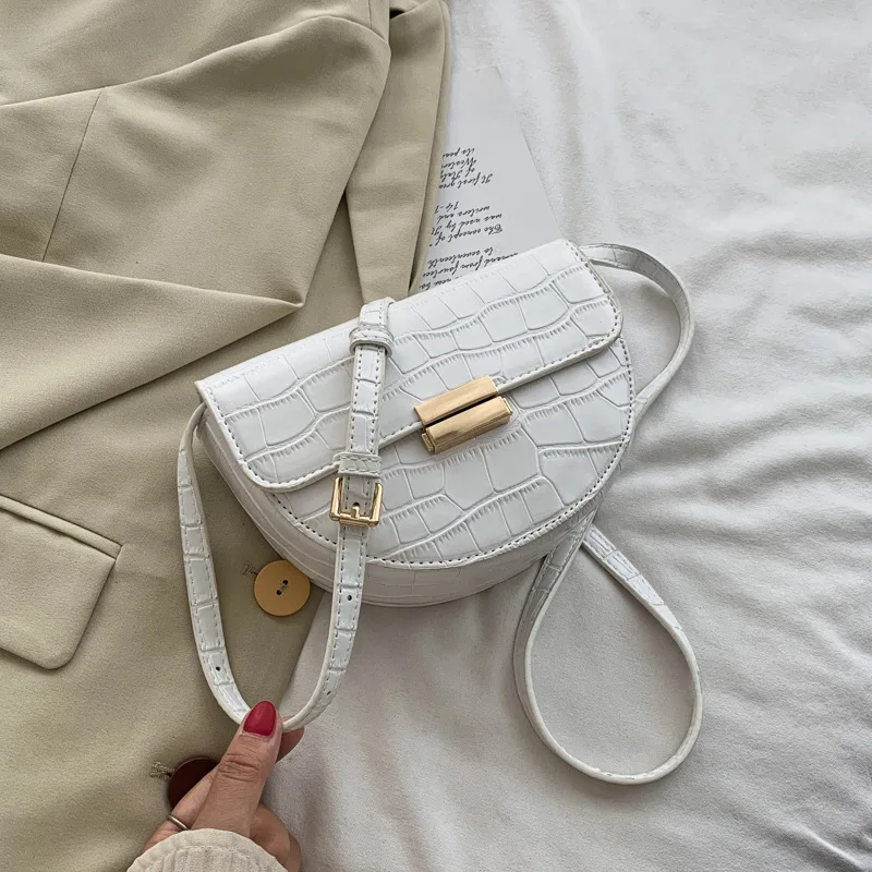 

fashion womens hands saddle 2021 new women's single shoulder cross chest wind alligator red bag tide purses