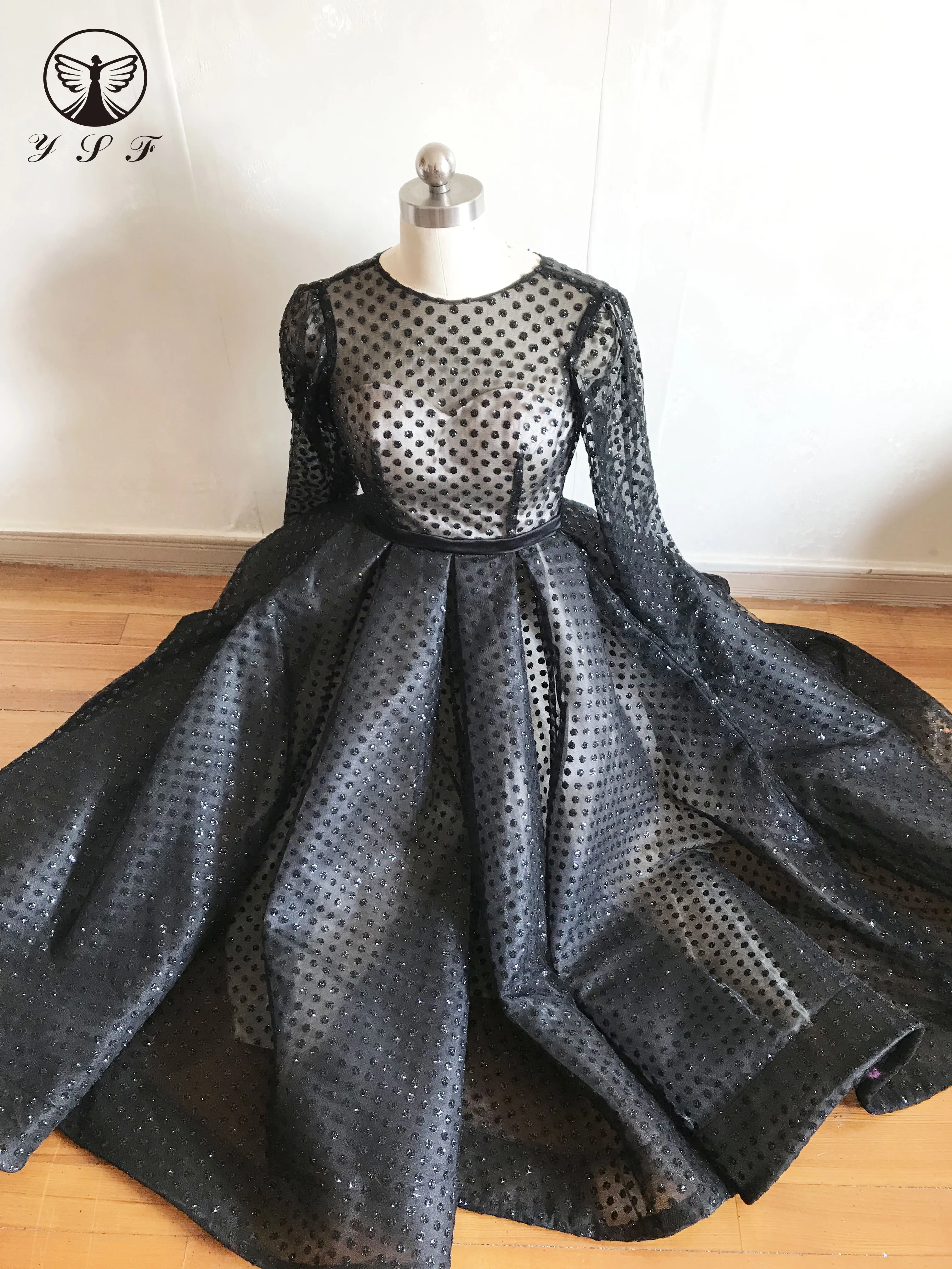 Модные черные пышные Выпускные платья длиной ниже колена с круглым вырезом и