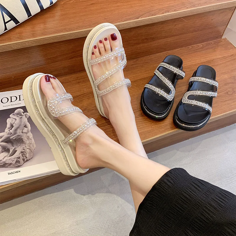

Female Shoes Glitter Slides Slippers Flat Platform Med Fashion On A Wedge 2021 Jelly Luxury Summer PU Crystal Rubber Flat Shoes