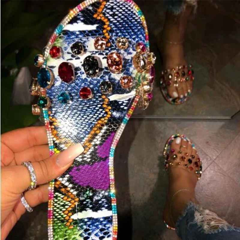 

Women Sandals slippers Ladies Summer crystal Shoes femmes sandales Black Rivet Flat Serpentine Sandalias sandalias mujer 2021