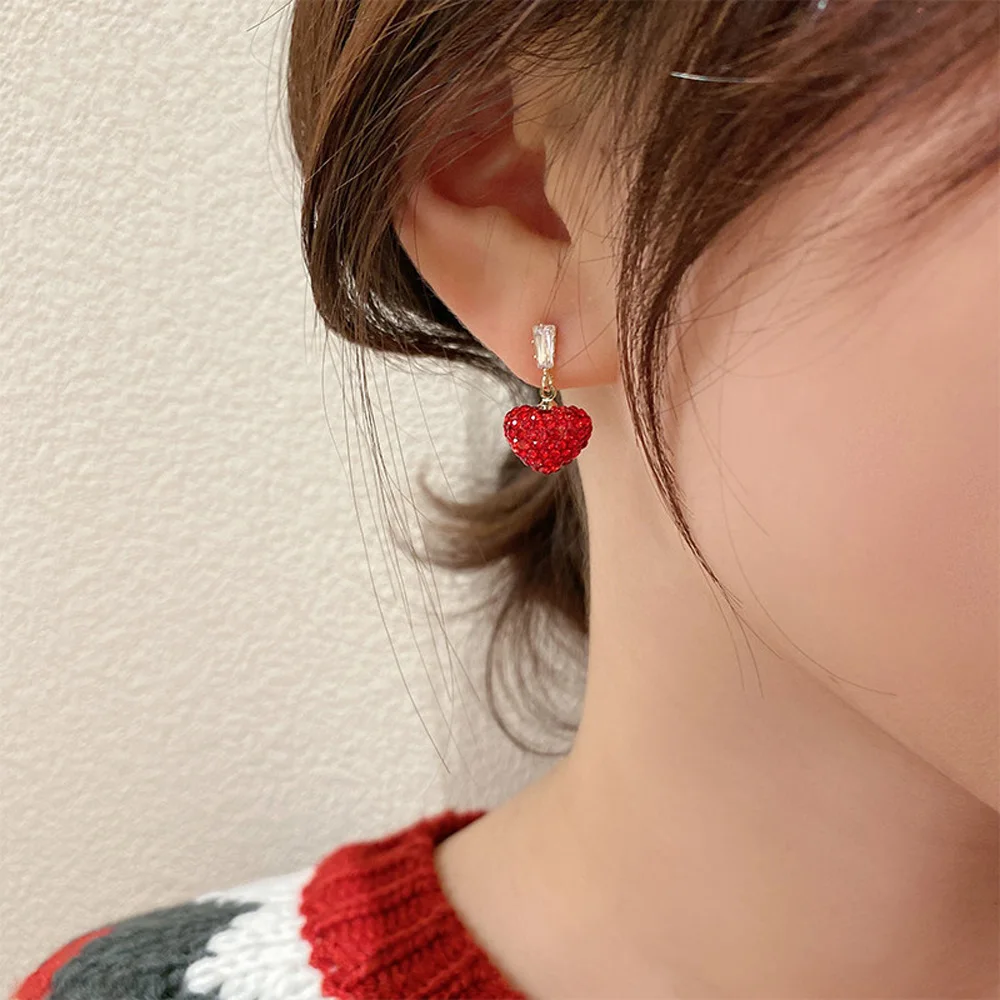 

2021 New Korea Red Rhinestone Love Small Peach Heart-Shaped Stud Earrings For Women Christmas Simple And Elegant Jewelry