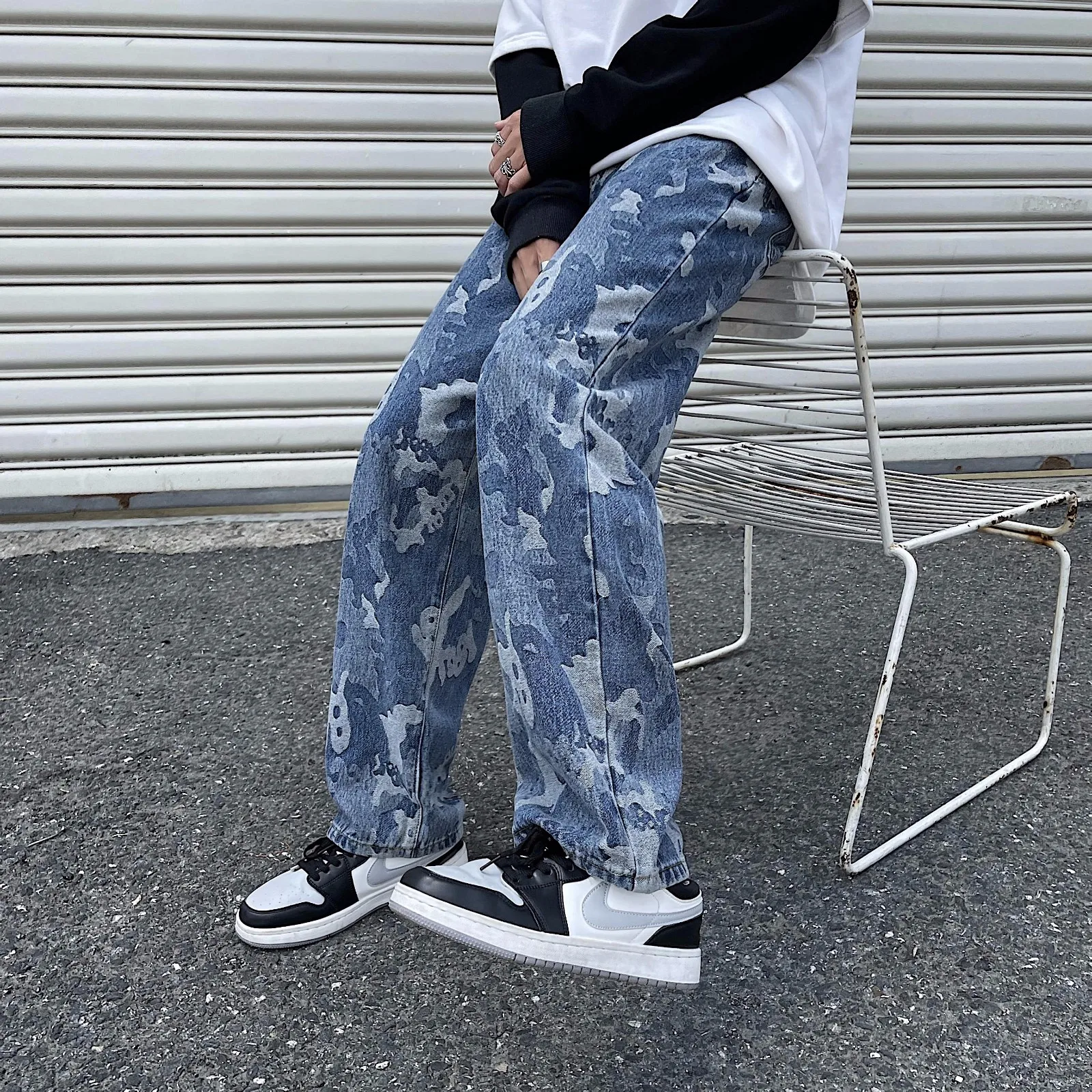 

Streetwear jeans men camouflage jacquard loose straight trend European American style Youth male Fashion denim trousers