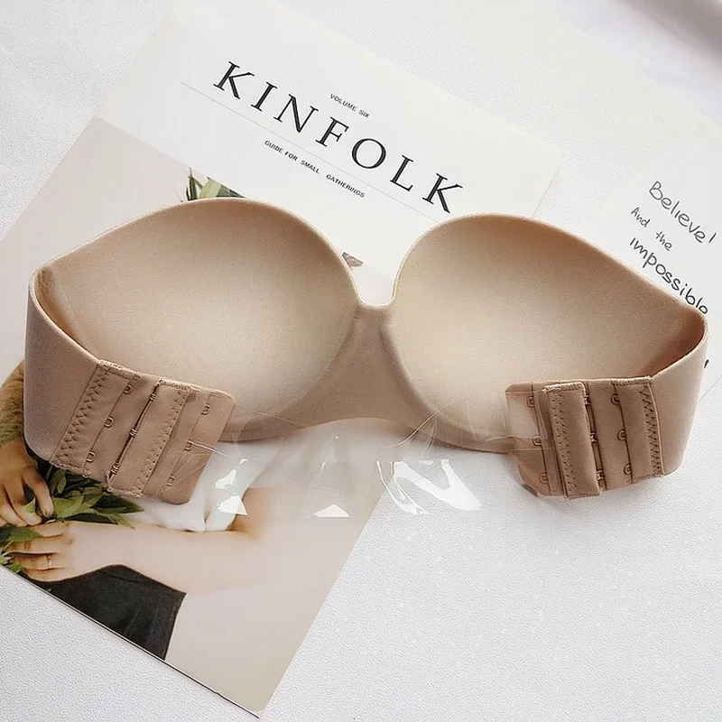 

Beauty back strapless one-piece invisible bra, with no trace to gather the upper support of the female bra, seemless bra