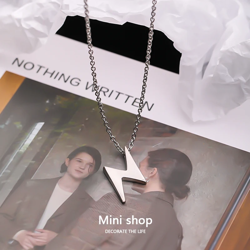 

MISSRU new lightning stainless steel pendant necklace, simple style for men and women, fashion classic jewelry, gifts