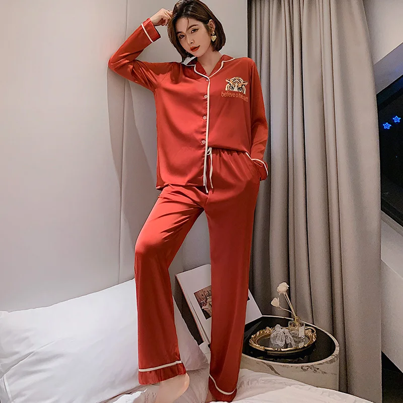 

Ice Silk Long-sleeved Pajamas Women Loose Sleepwear Red Tiger Cardigan Suit Thin Nightwear Female Mujer Home Colthes Spring