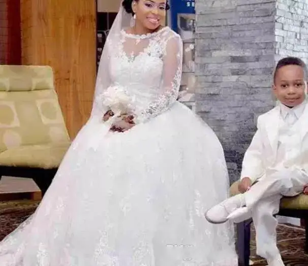 

Vintage Vestido De Noiva Modest Dubai Arabic Boat Neck Wedding Dresses Long Sleeves Tulle Lace Applique Bridal Gowns