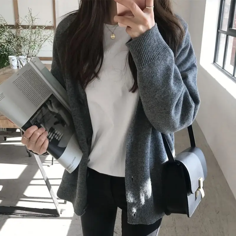 

Women 2022 Spring Autumn Cardigan Sweater Female Fashion Solid V-Neck Knitted Clothes Lady Casual Elegant Warm Loose Coat F71