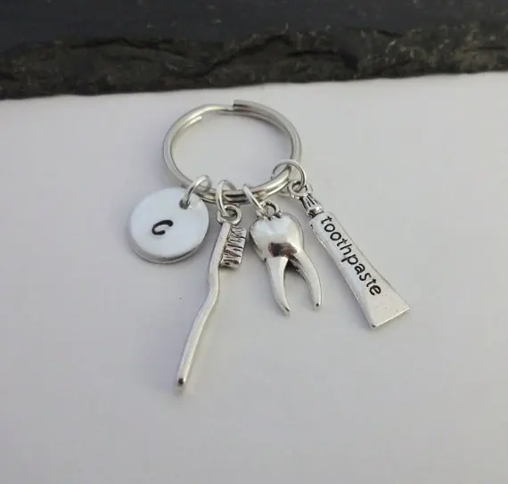 Брелок для ключей с зубной щеткой 26 букв брелок пастой зубов | Украшения и