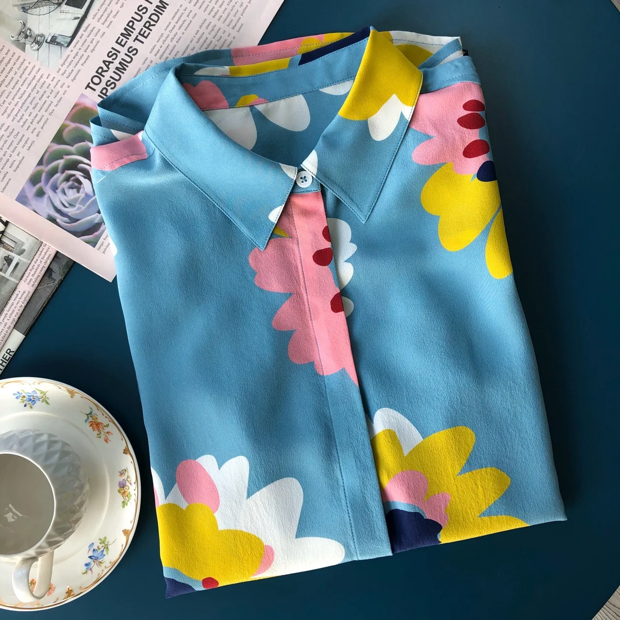 

2020 New Style 100% Silk Beautiful Color Matching Blue Sun Flower Casual Fashion Silk Long-sleeved Turn-down Collar Shirt