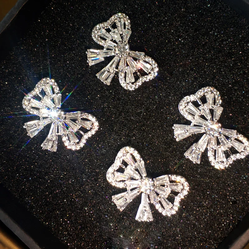 

Shiny Crystal Butterfly Stud Earrings Silver Color Needle Sparkling Bow Knot Ear Jewelry AAAA Zircon Women Party Luxury Jewelry