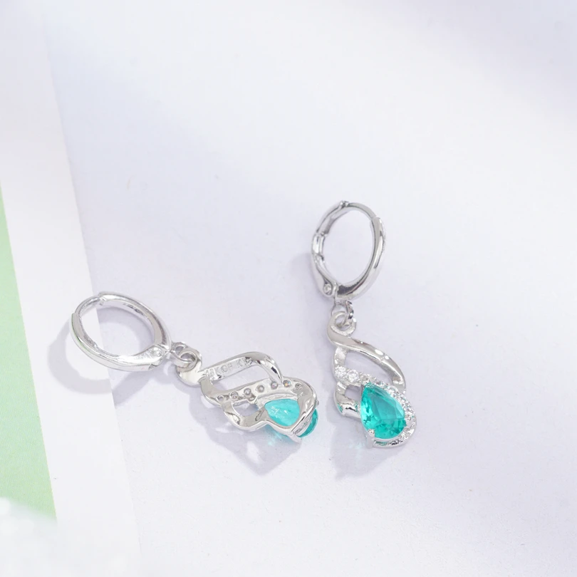 Крученые серьги-кольца в виде капель с кубическим цирконием OL стиль простой