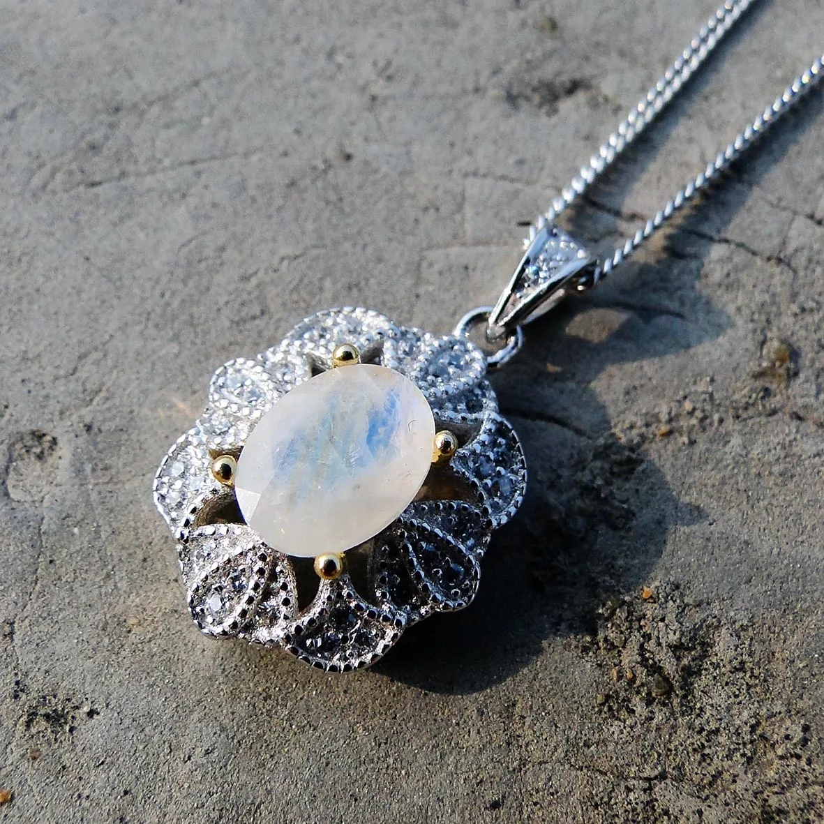 

Ожерелье из серебра 925 пробы с подвеской в виде цветка лунного камня 6 х8 мм