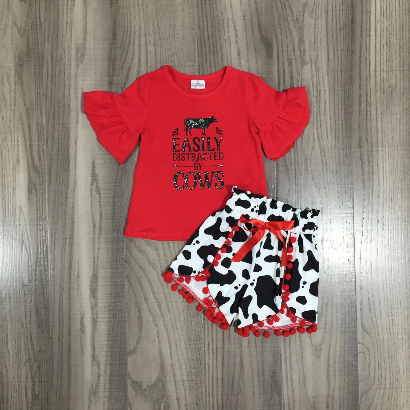 Комплект одежды для девочек из хлопка с красным верхом и шортами | Детская одежда