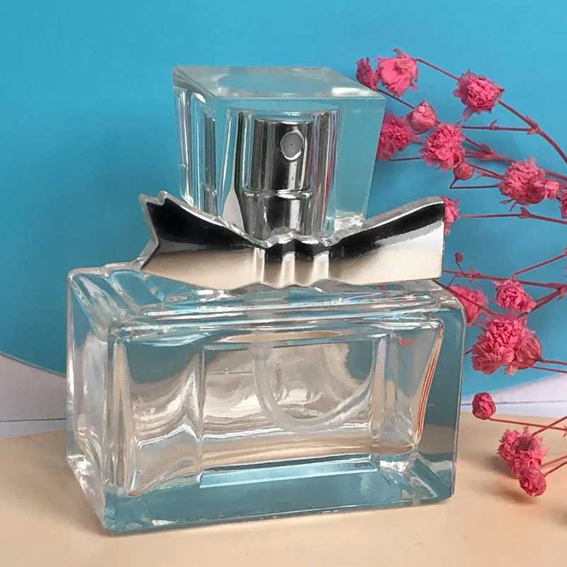 

Пустая бутылка-распылитель 7 мл, распылитель для духов, контейнер для эфирных масел для ароматерапии, прозрачная квадратная портативная бут...