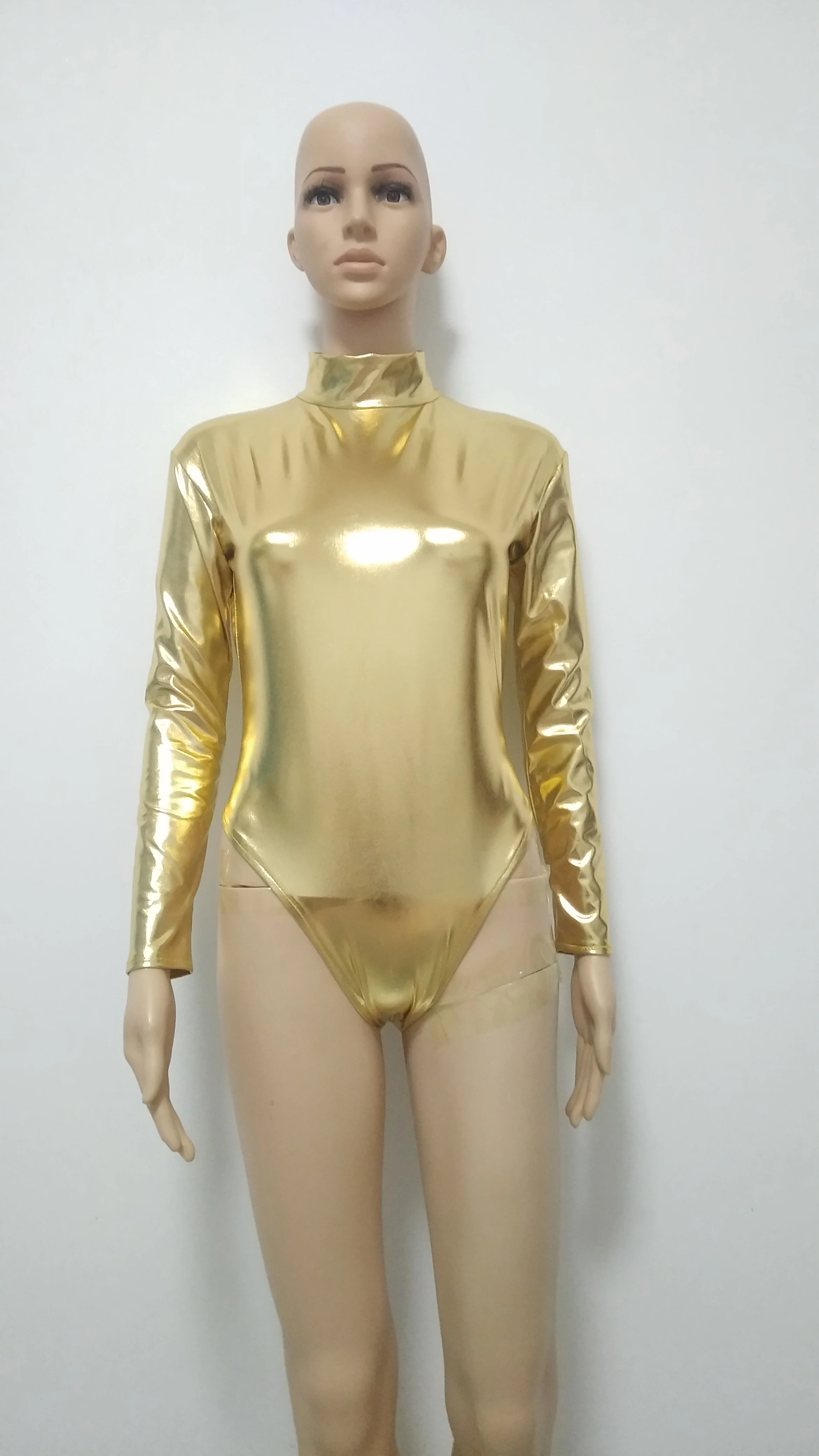 Цвет золотистый пикантные женские блестящие металлик с высоким воротом и