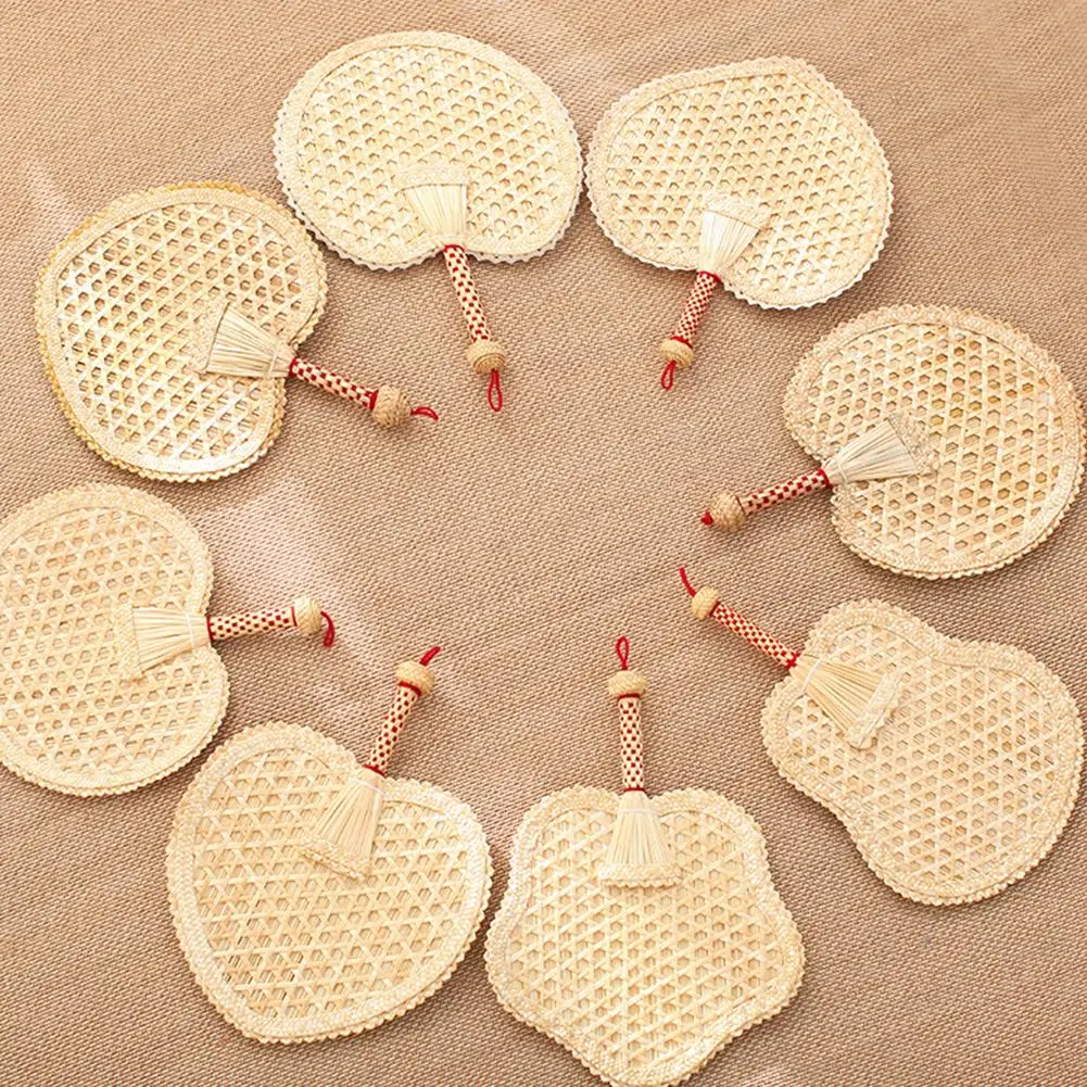 1 Pcs Pure Hand-Woven Wheat Straw Fan Old Man Summer Natural Hand Fan Environmentally Friendly Hand-Woven Fan Decoration Heart