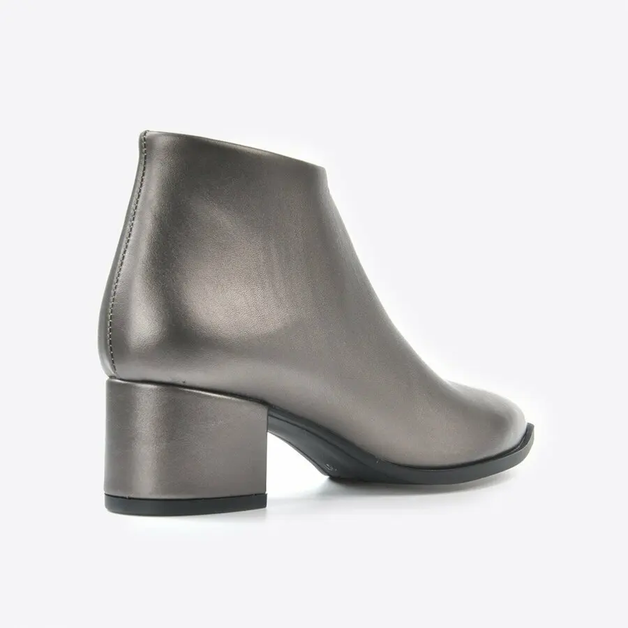 

Women Boots Mink Shoes Women Platinum Skin Boots Vzn20-001K