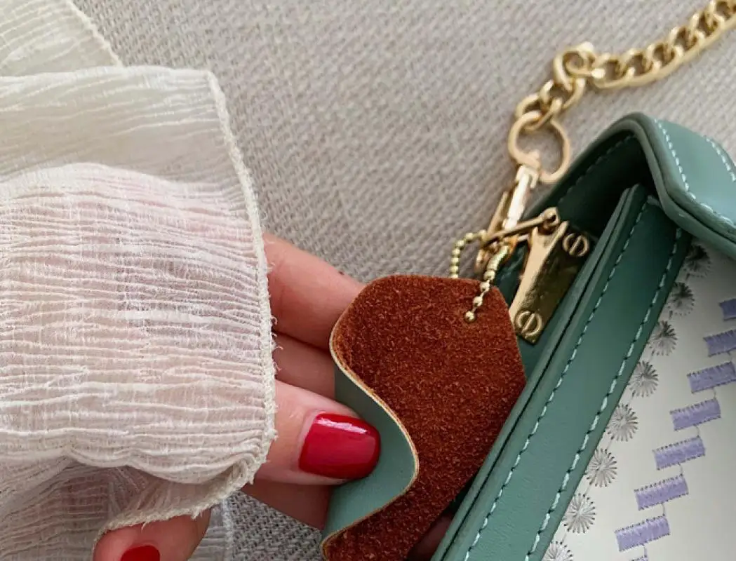 

2021 Trendy Contrast Color Shoulder Bag Women Leather Crossbody Bag Sewing Thread Shoulder Pouch Embroidered Leather Flap Ladies