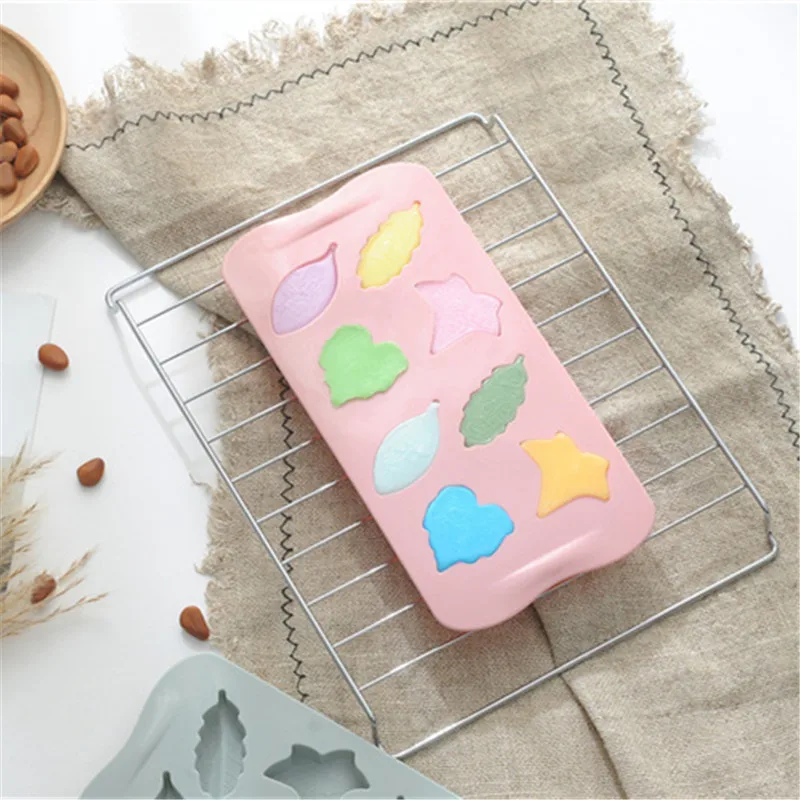 

Free shipping Silicone Cake Decoration Tool Leaves Maple leaf Fondant Candy Chocolate Mold Creative Gummy Mould
