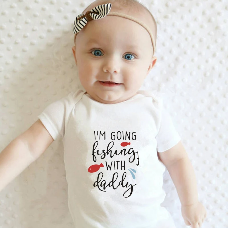 Висум беби мем. Бэби джон мем. Im in baby. Dust baby мем. Ребенок в кроватке.