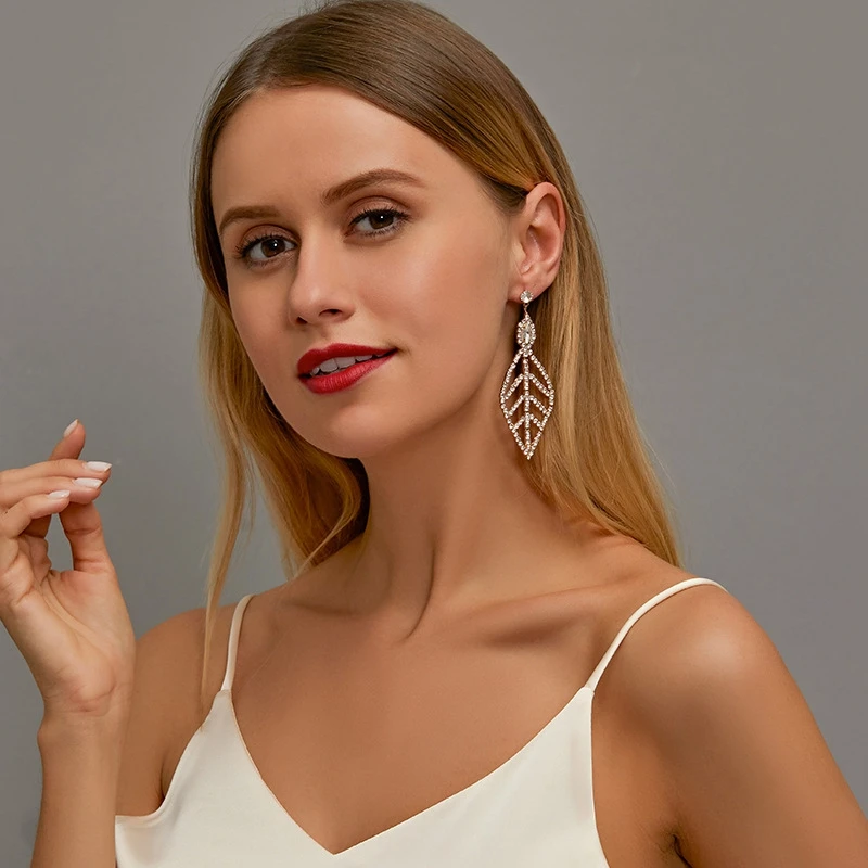 

Long Diamond Leaf Earrings Golden Female Big Leaf Ear Hook Simple Party Jewelry Pendant Earrings 8*3cm 2 Color New Fashion 1pair