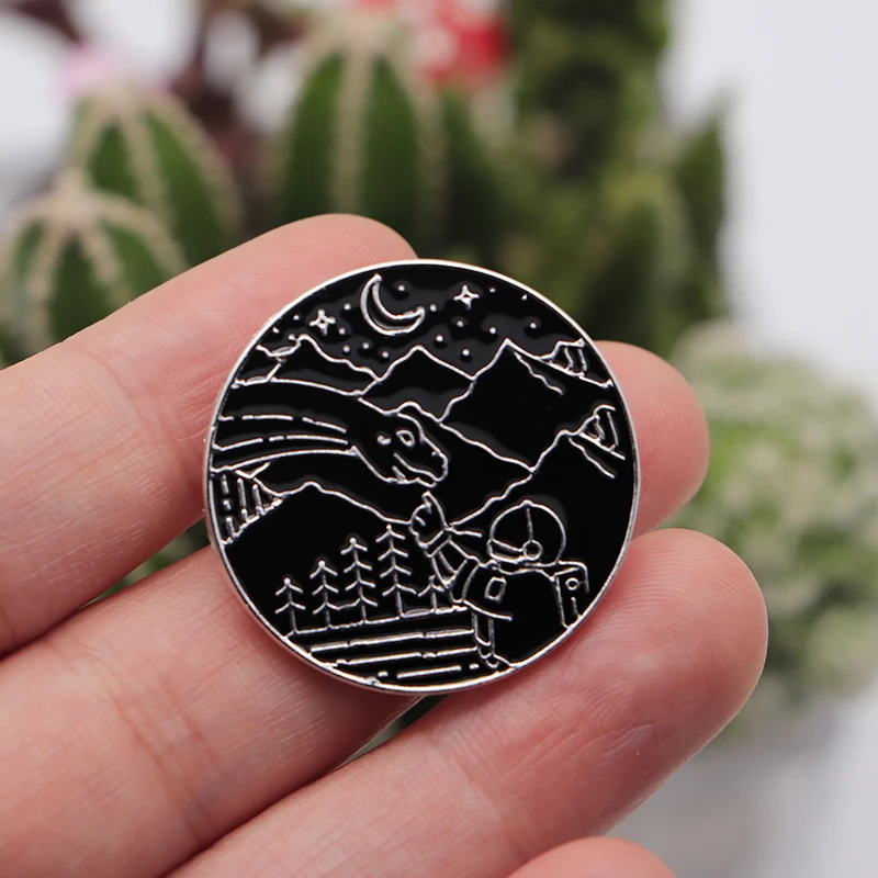 Черно белая линия Искусство Броши для мужчин космический астронавт