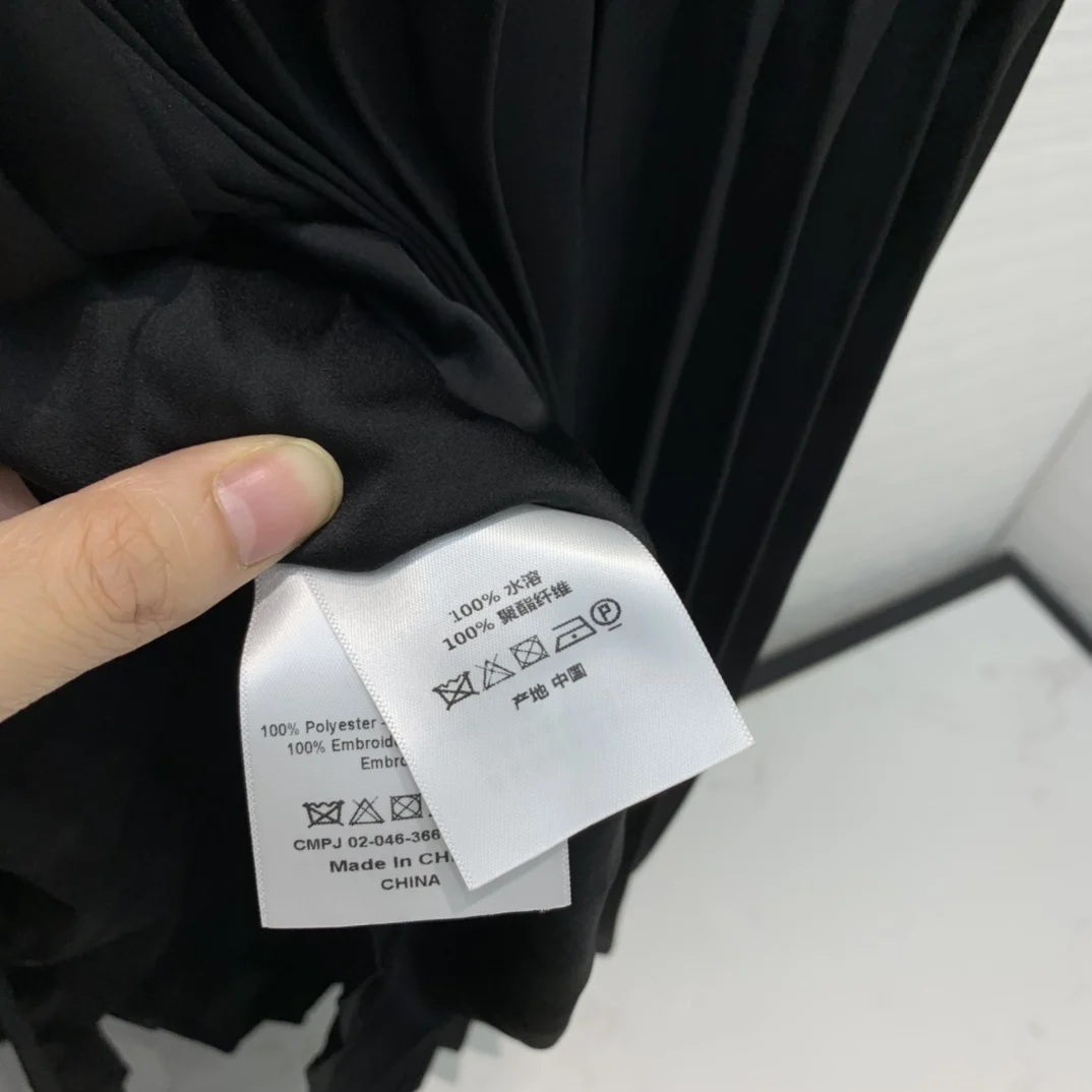 

High-end Brand White Lace Maix Dress New Embroidery Cardigan Long Dresses 2021 Early Spring Women Elegant Fake Two-piece Dress