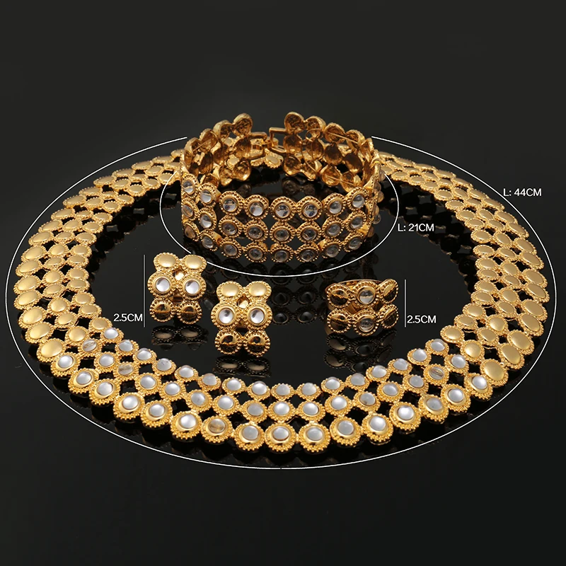 

Fani 2019 Dubai gold designer Jewelry Set Wholesale Nigerian woman accessories jewelry set Fashion African Beads Jewelry Set