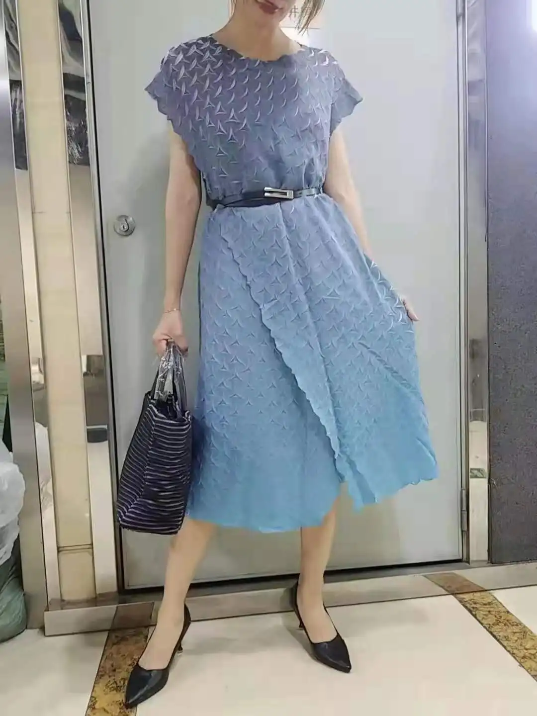 

Плиссированное Платье с градиентом, модная универсальная трапециевидная юбка без рукавов с поясом для лета