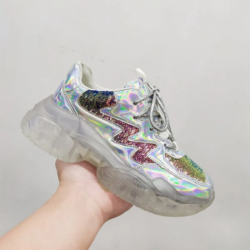 Женская обувь на не сужающемся книзу массивном каблуке коллекция 2019 года