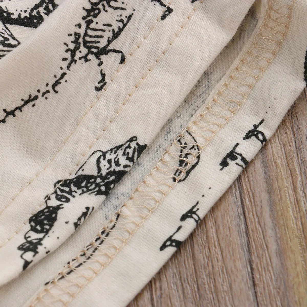 Летние платья для девочек 1-5 лет модное черно-белое платье без рукавов с принтом